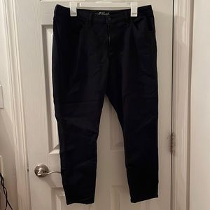 Mid rise curvy skinny black jeans